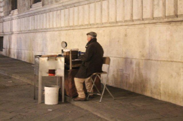 venditore-di-caldarroste