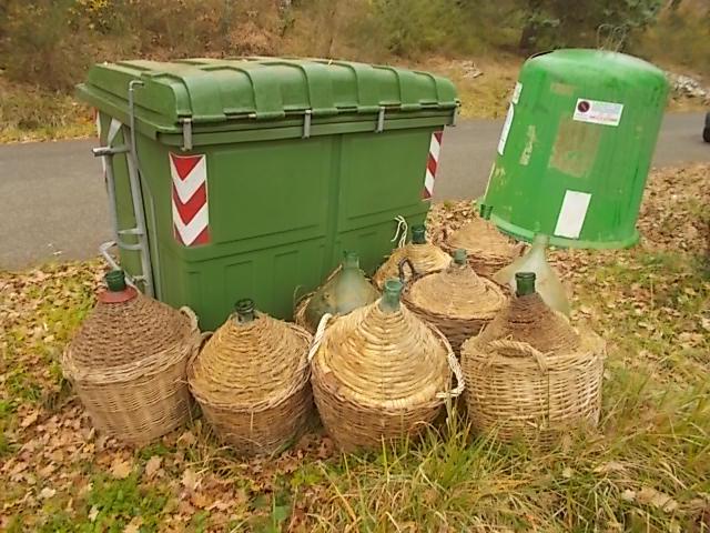 damigiane-retrc3b2-vista-spaltenna-7