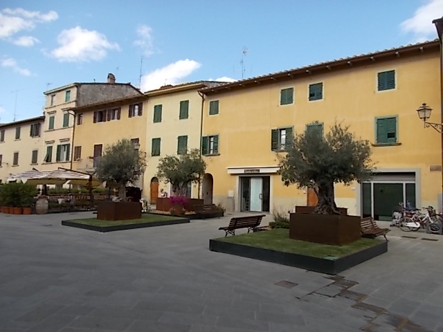 gaiole giardino piazza ricasoli