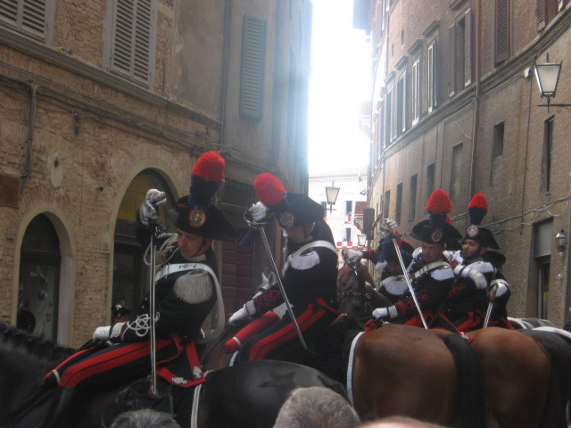 carabinieri-a-cavallo