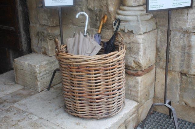 cesto porta ombrelli abbazia sant'antimo