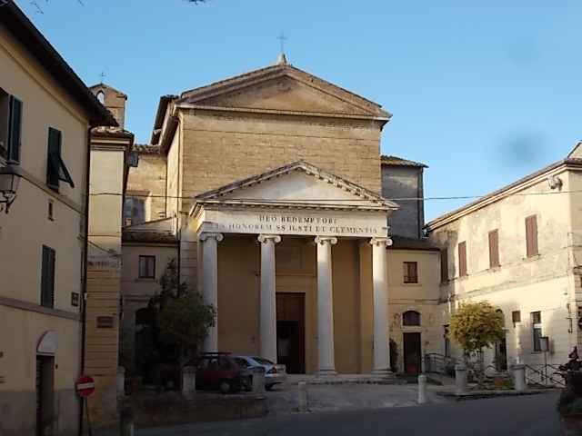 colonnini chiesa san giusto e clemente berardenga