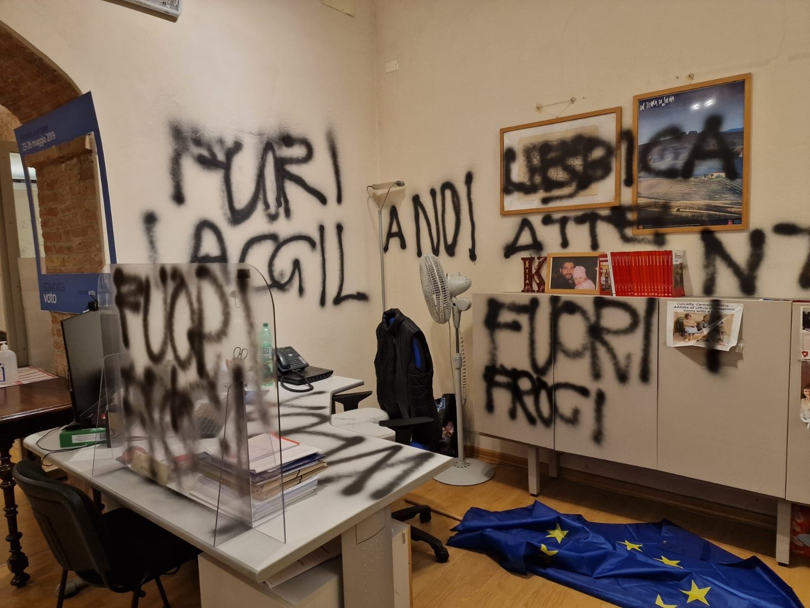scritte università di siena 14 aprile 2022