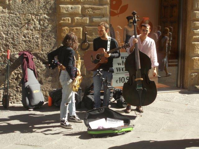musicisti nel centro di siena 2023