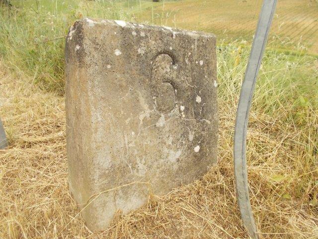cippo chilometrico antico