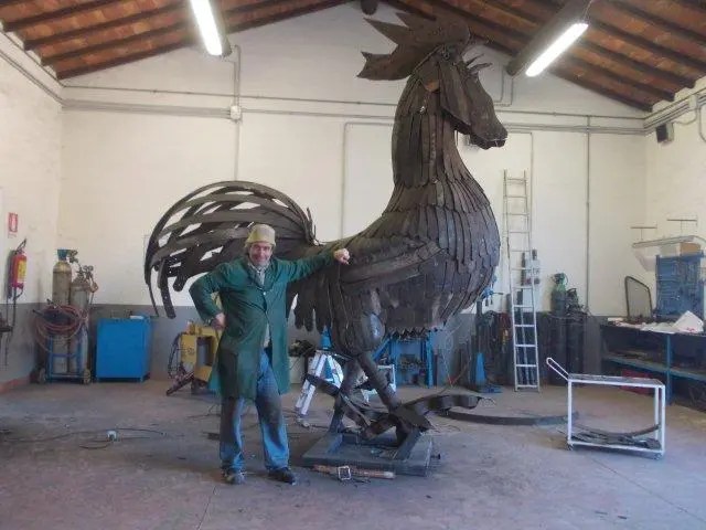 renato-ferretti-e-il-gallo-di-cerchi-di-botte